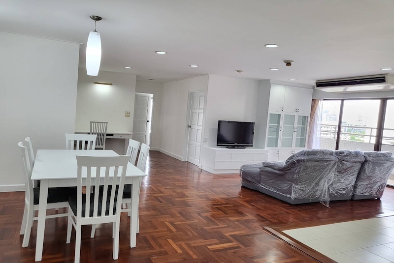 Richmond Palace Condominium
